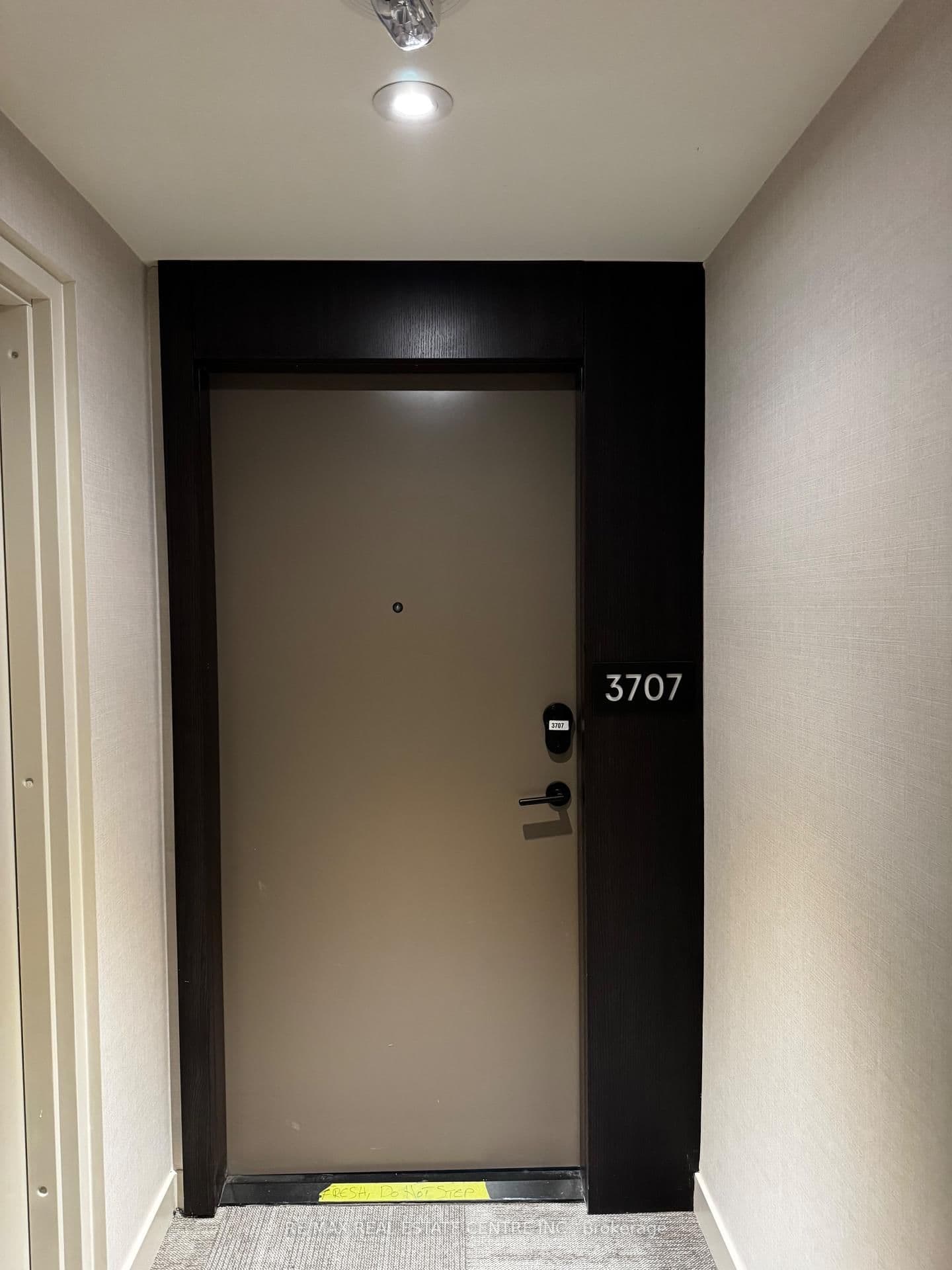 4015 The Exchange, Unit 3707 thumbnail 5