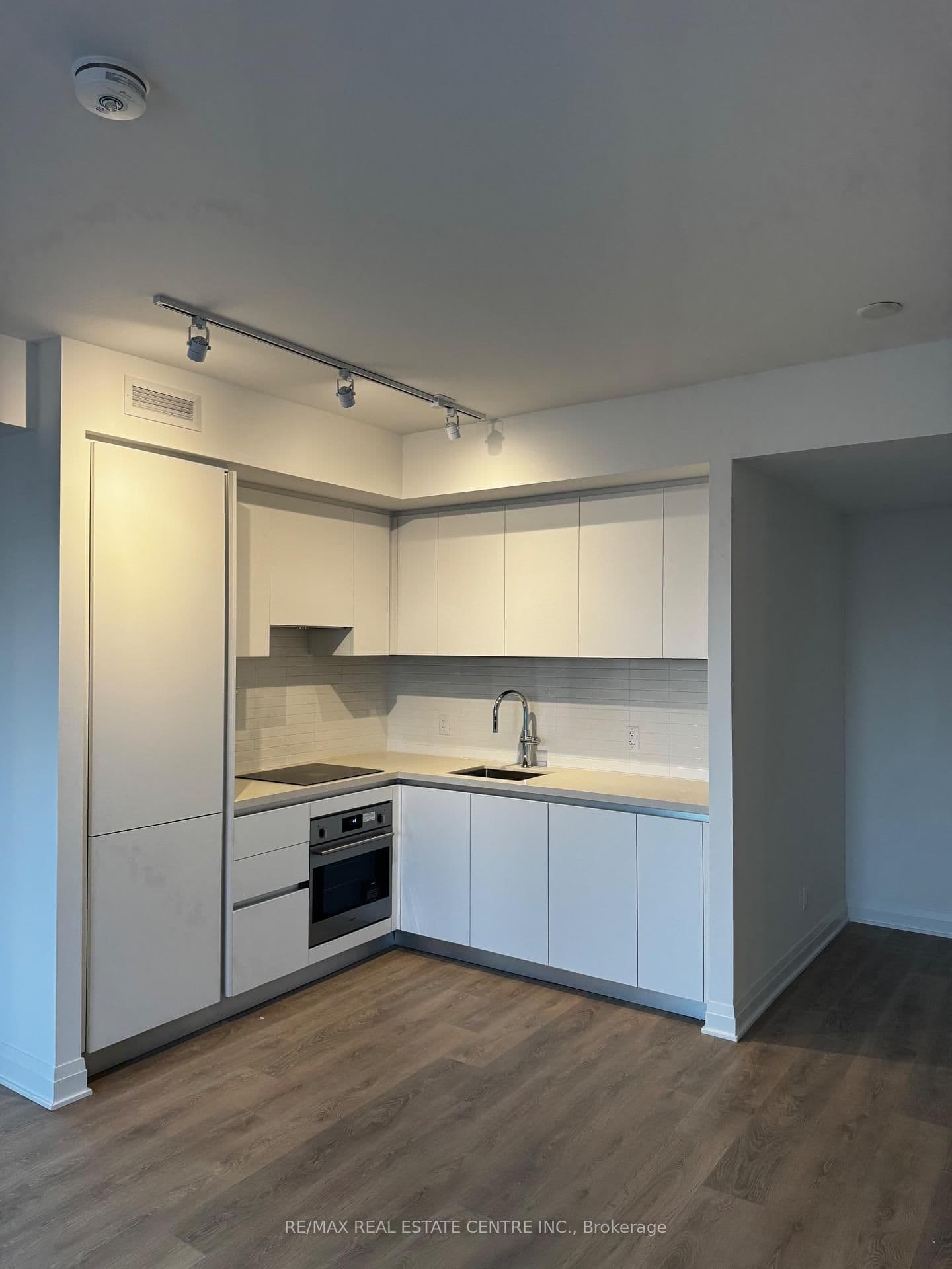 4015 The Exchange, Unit 3707 thumbnail 9