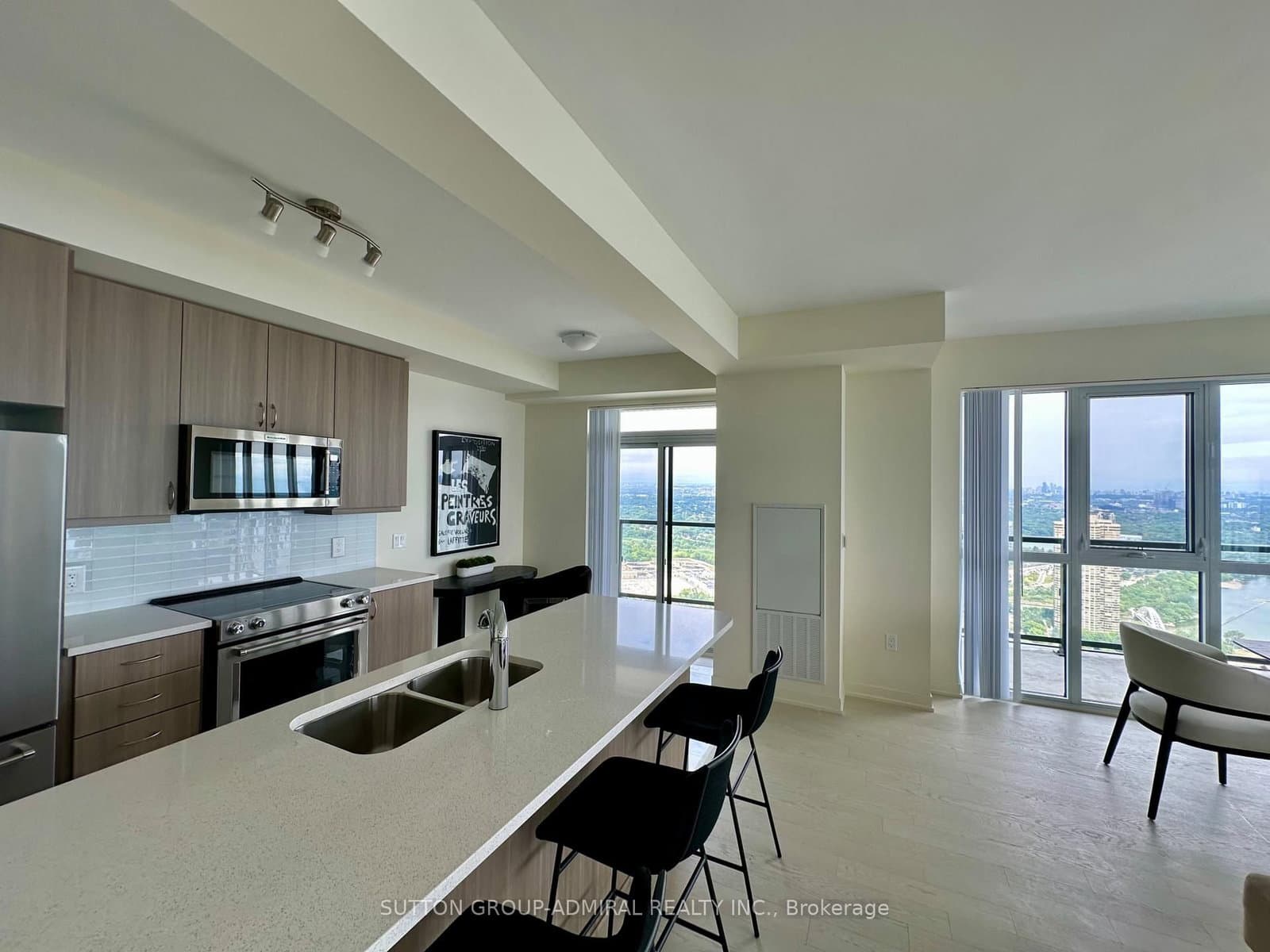 38 Annie Craig Drive, Unit PH102 thumbnail 16