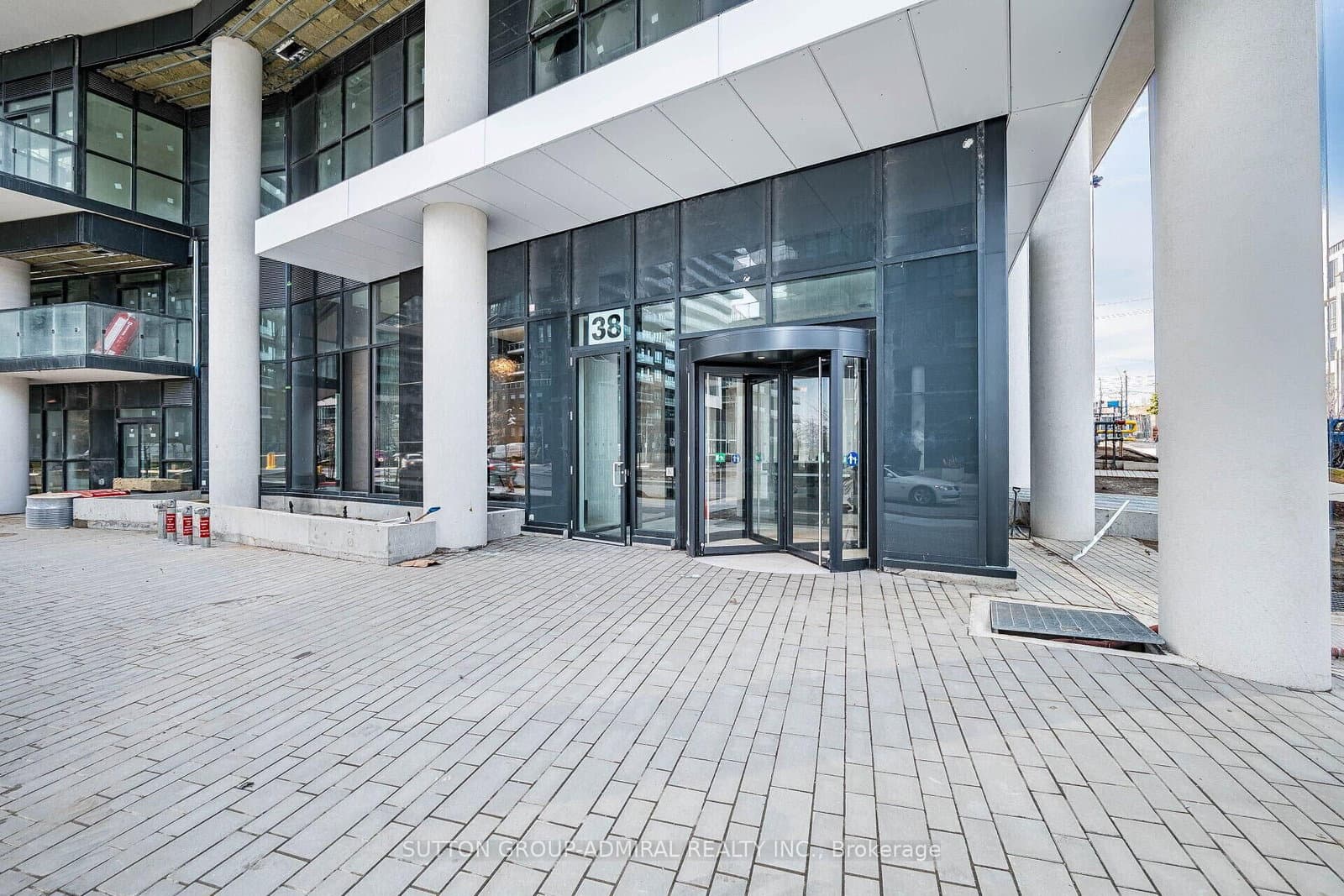38 Annie Craig Drive, Unit PH102 thumbnail 2