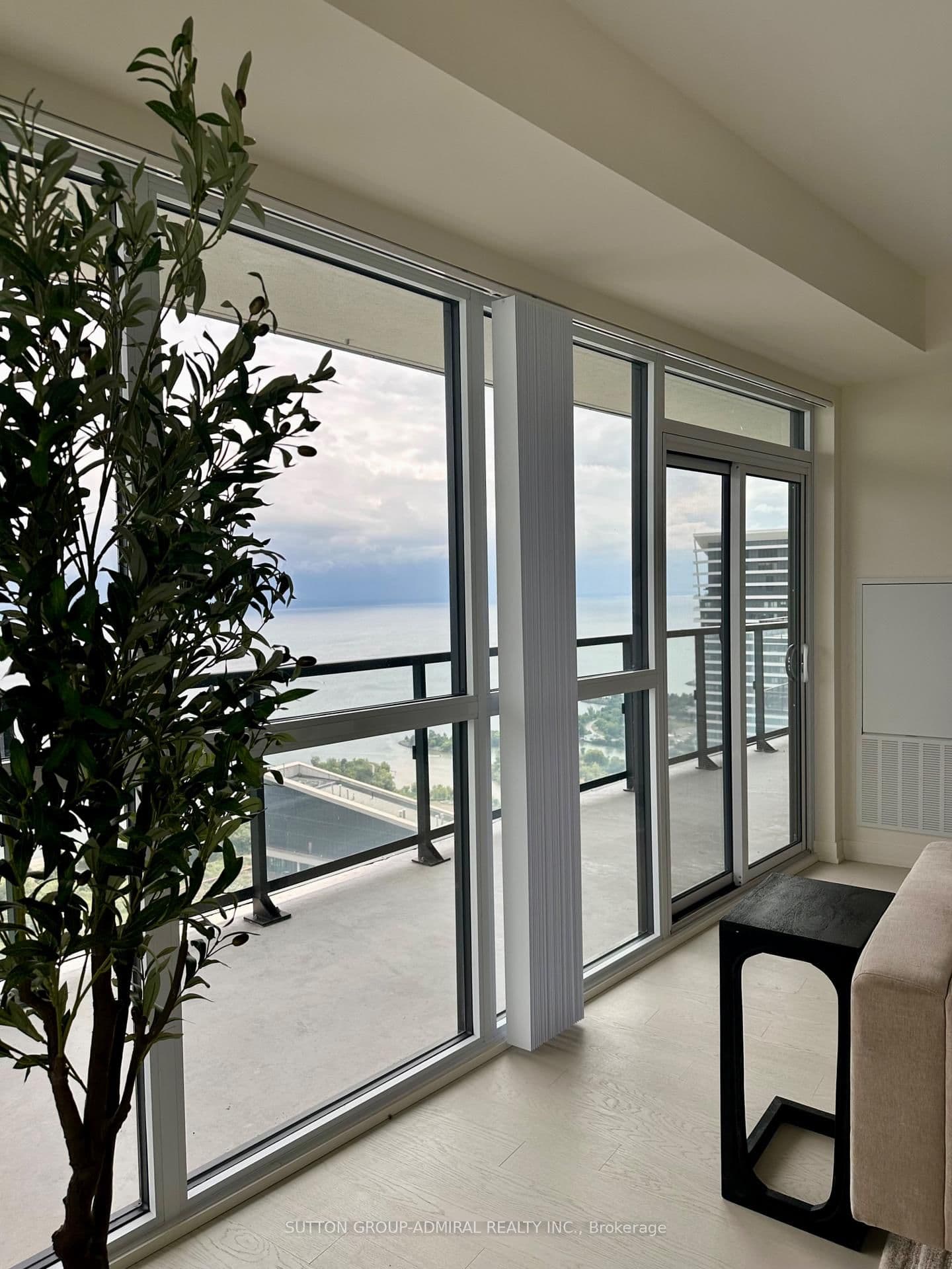 38 Annie Craig Drive, Unit PH102 thumbnail 22