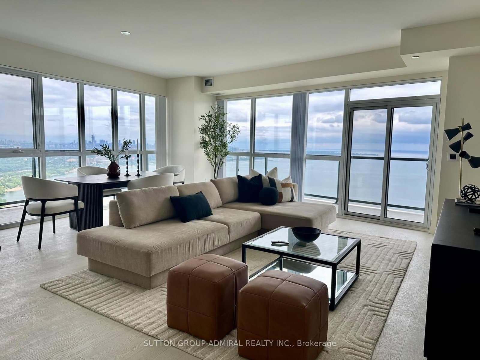 38 Annie Craig Drive, Unit PH102 thumbnail 3