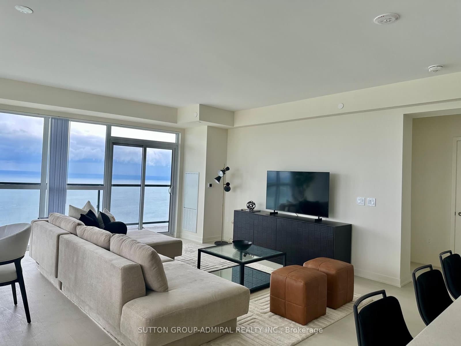 38 Annie Craig Drive, Unit PH102 thumbnail 5