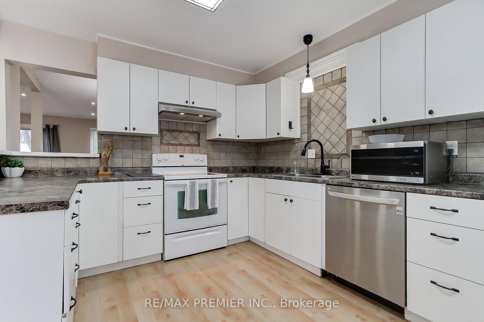 2651 Aquitaine Avenue, Unit 56 thumbnail 4