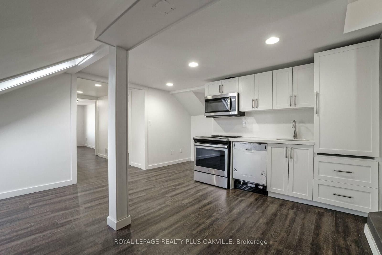 564 Lyons Lane, Unit 2 thumbnail 3