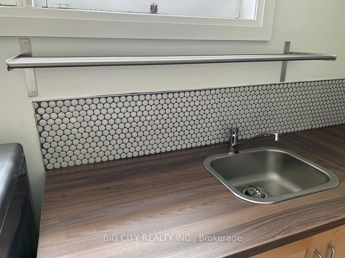 107 BROOKHAVEN Drive, Unit Lower thumbnail 19