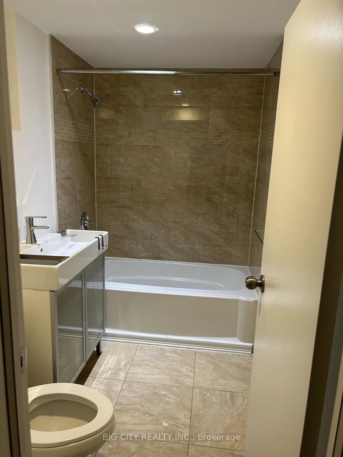 107 BROOKHAVEN Drive, Unit Lower thumbnail 21