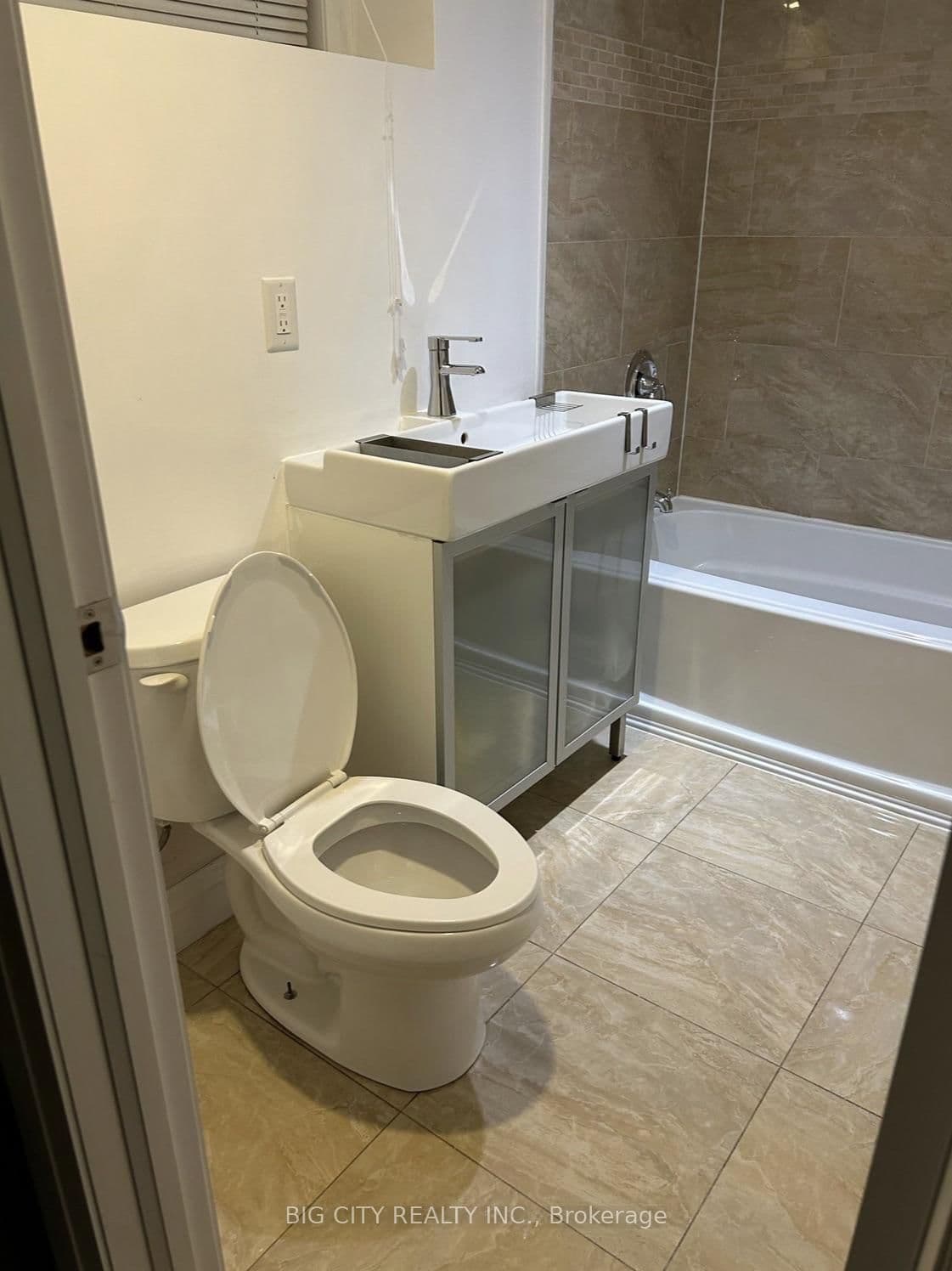 107 BROOKHAVEN Drive, Unit Lower thumbnail 22