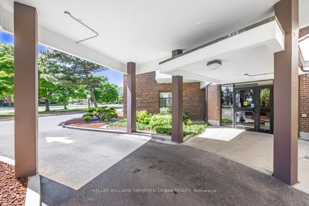 3025 Queen Frederica Drive, Unit 1007 thumbnail 2