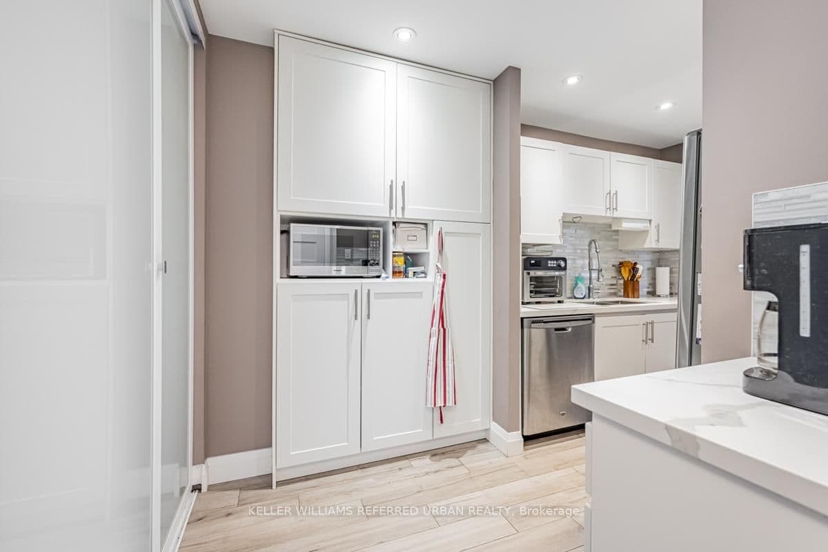 3025 Queen Frederica Drive, Unit 1007 thumbnail 20