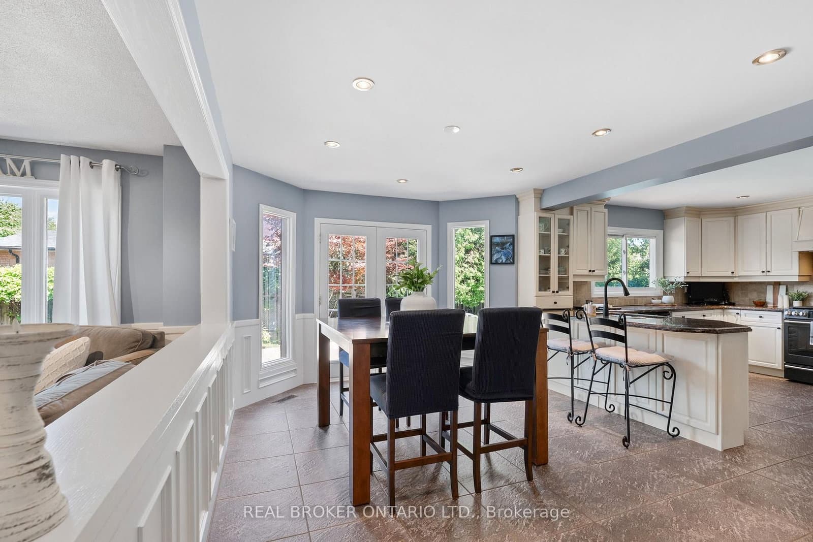 1291 Windrush Drive thumbnail 6