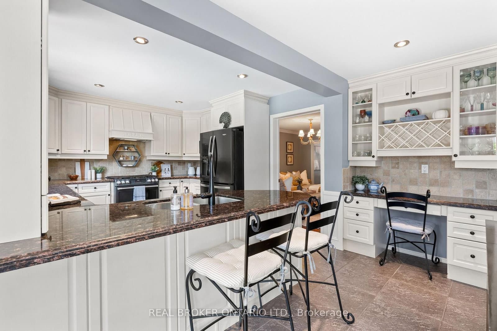 1291 Windrush Drive thumbnail 8