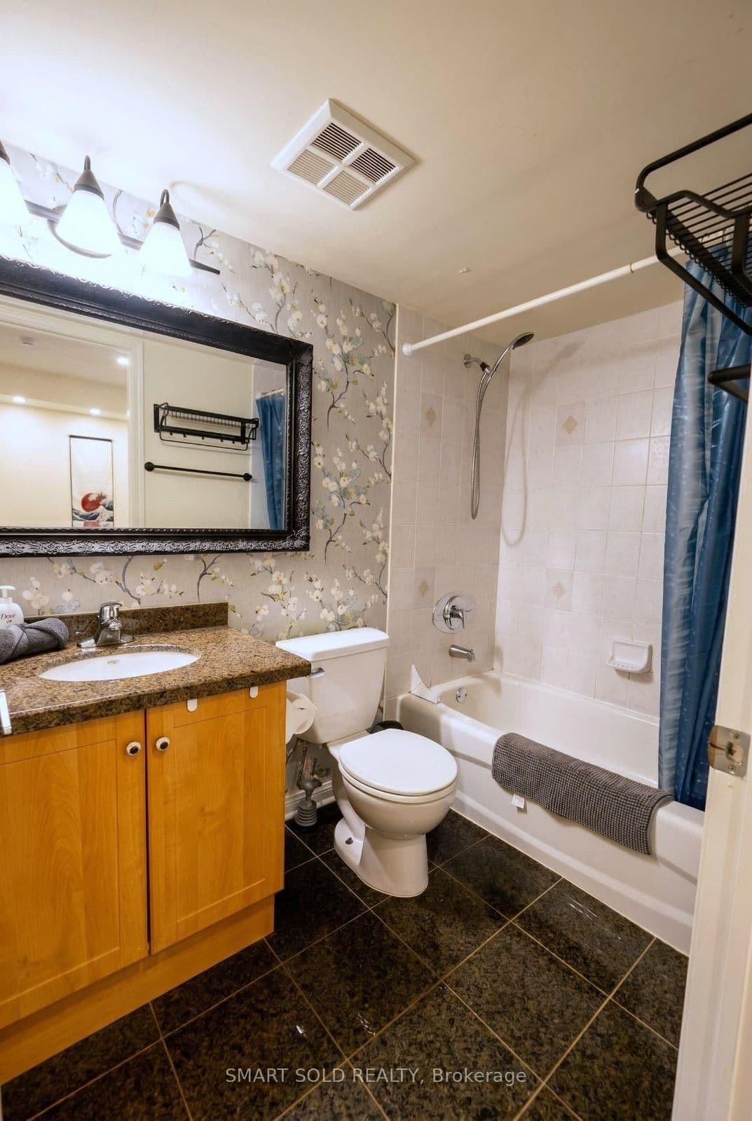 15 Laidlaw Street, Unit 608 thumbnail 11