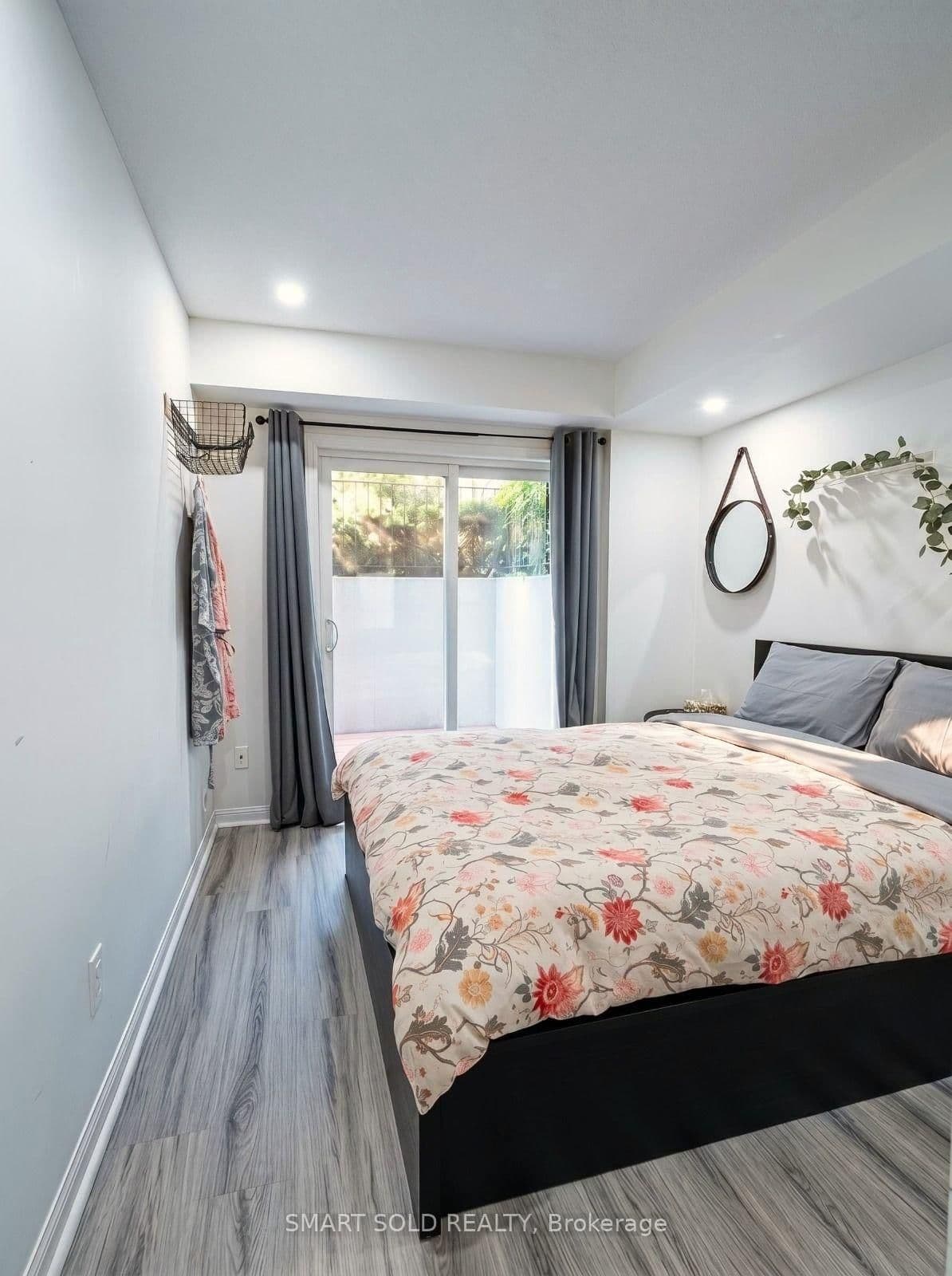 15 Laidlaw Street, Unit 608 thumbnail 9