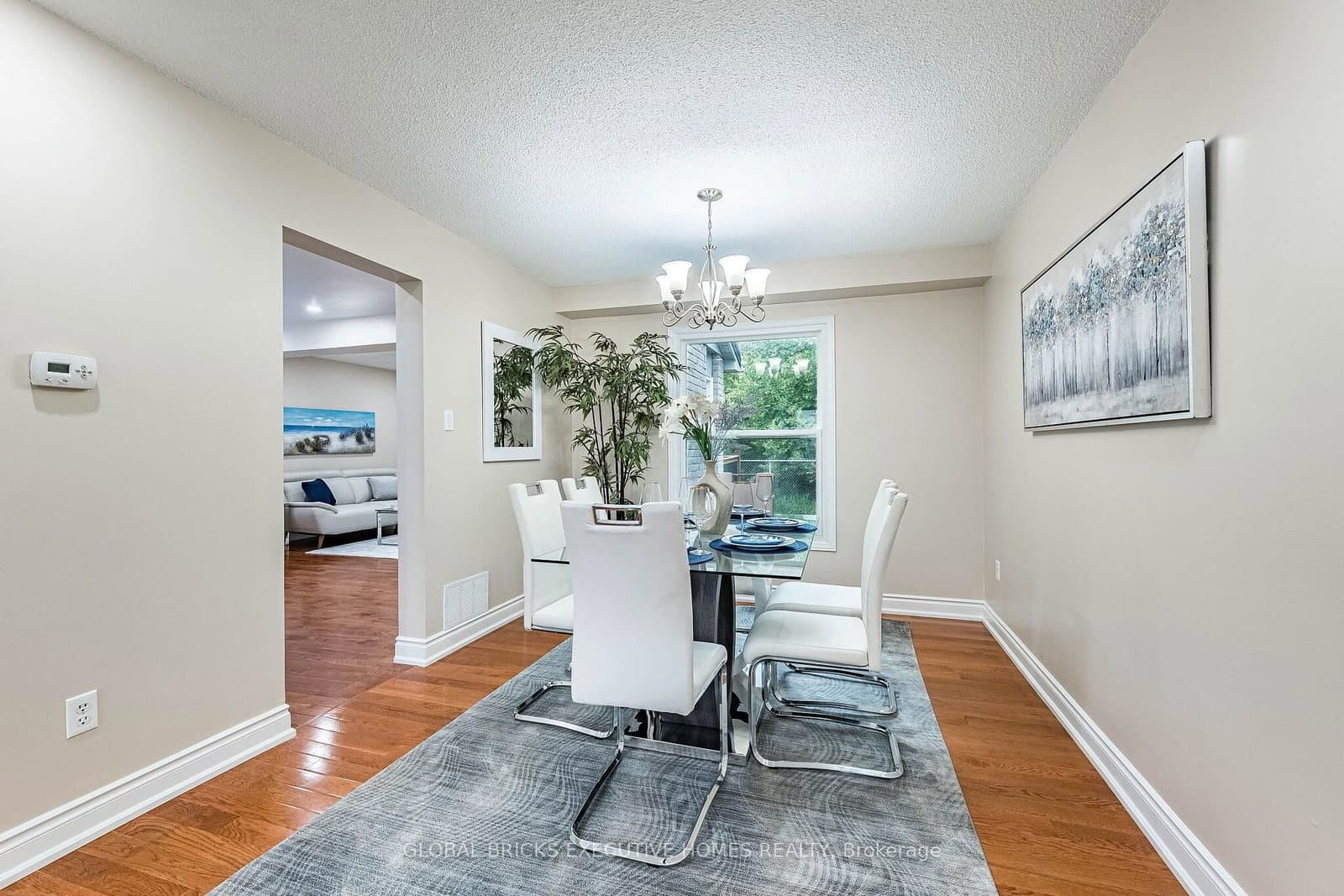 2150 Hunt Crescent thumbnail 15