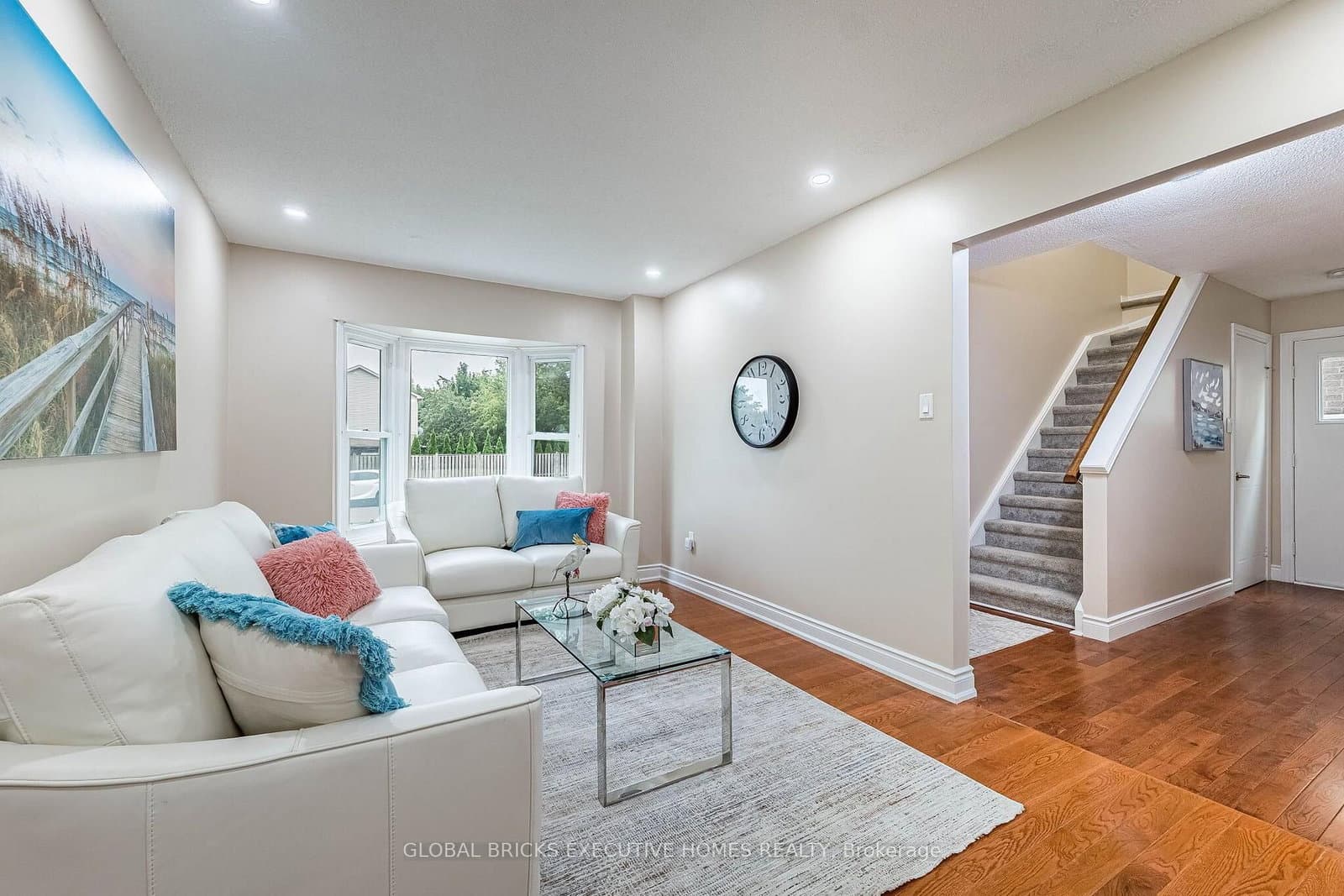 2150 Hunt Crescent thumbnail 17