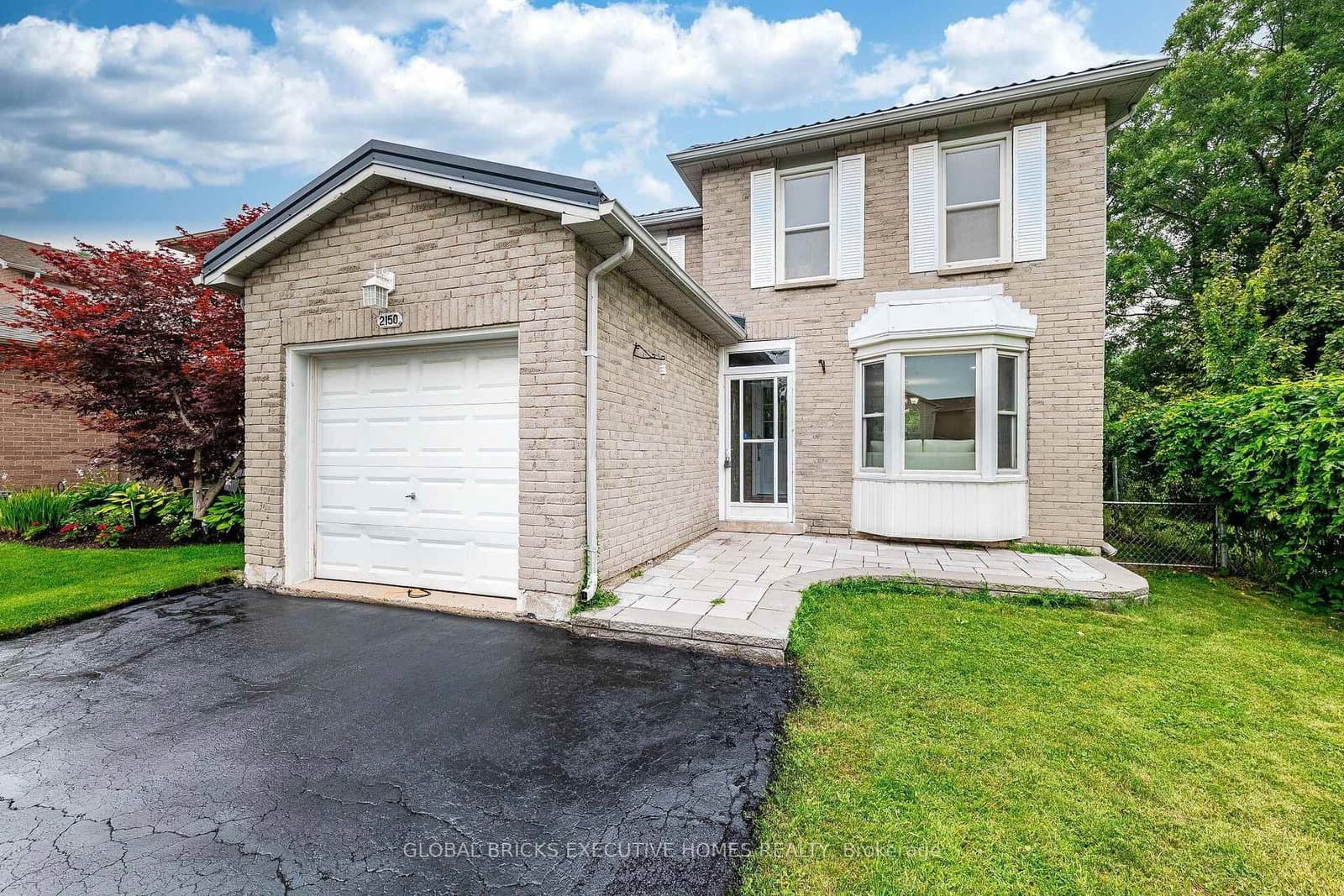 2150 Hunt Crescent thumbnail 2