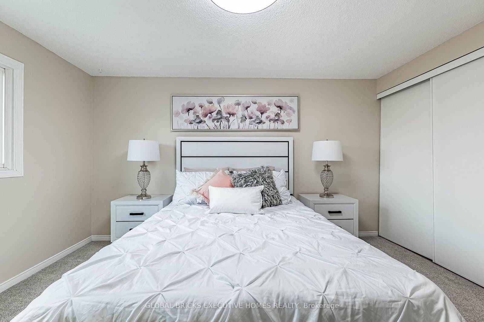2150 Hunt Crescent thumbnail 25