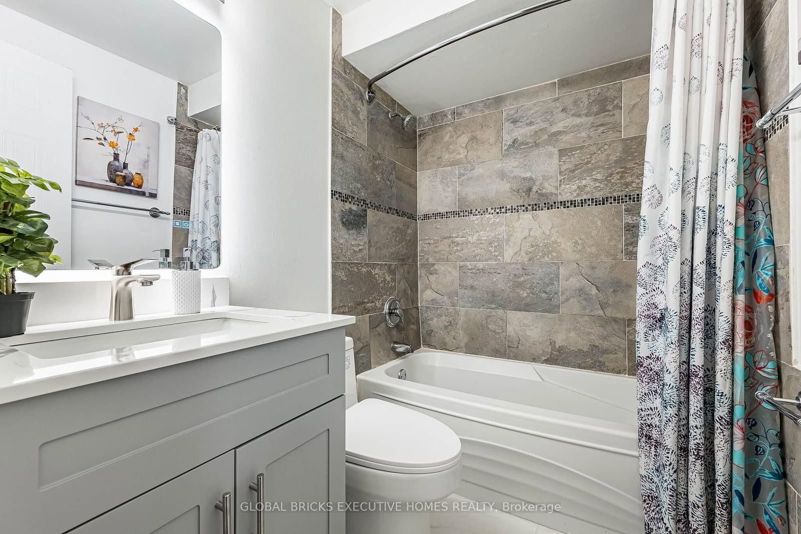 2150 Hunt Crescent thumbnail 31