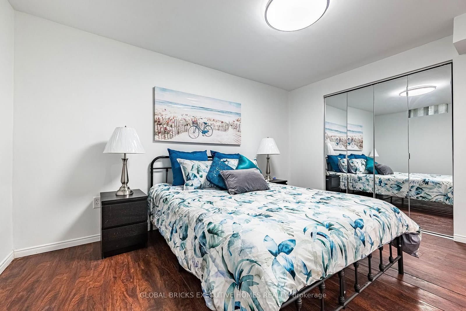 2150 Hunt Crescent thumbnail 41