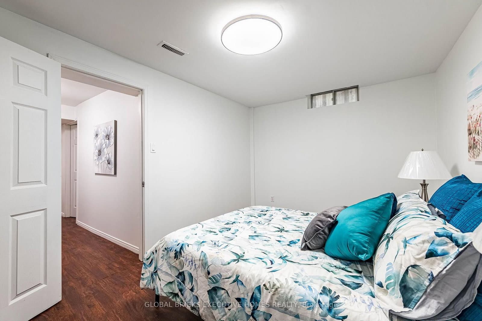 2150 Hunt Crescent thumbnail 42