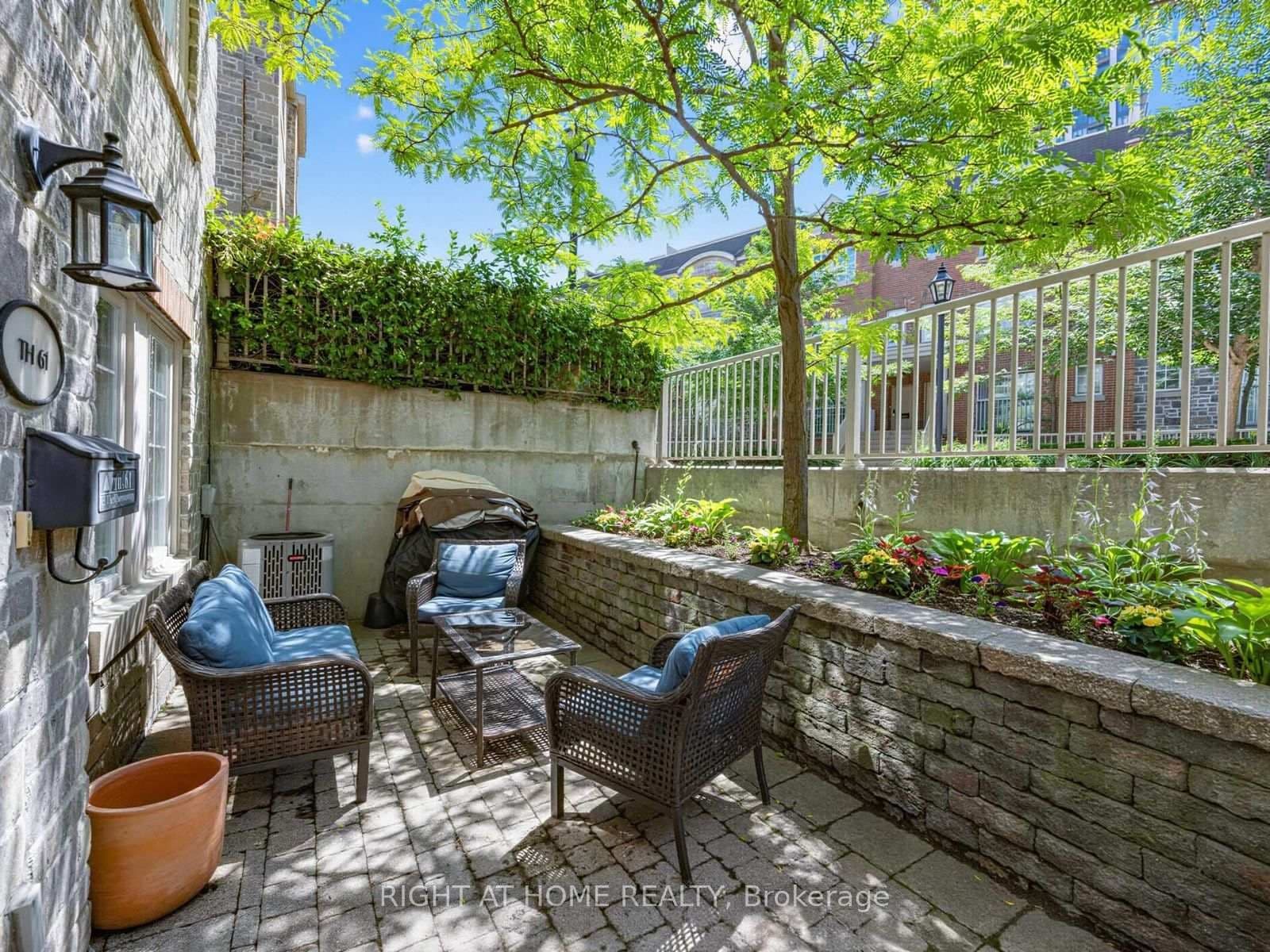 95 The Queensway, Unit 61 thumbnail 17