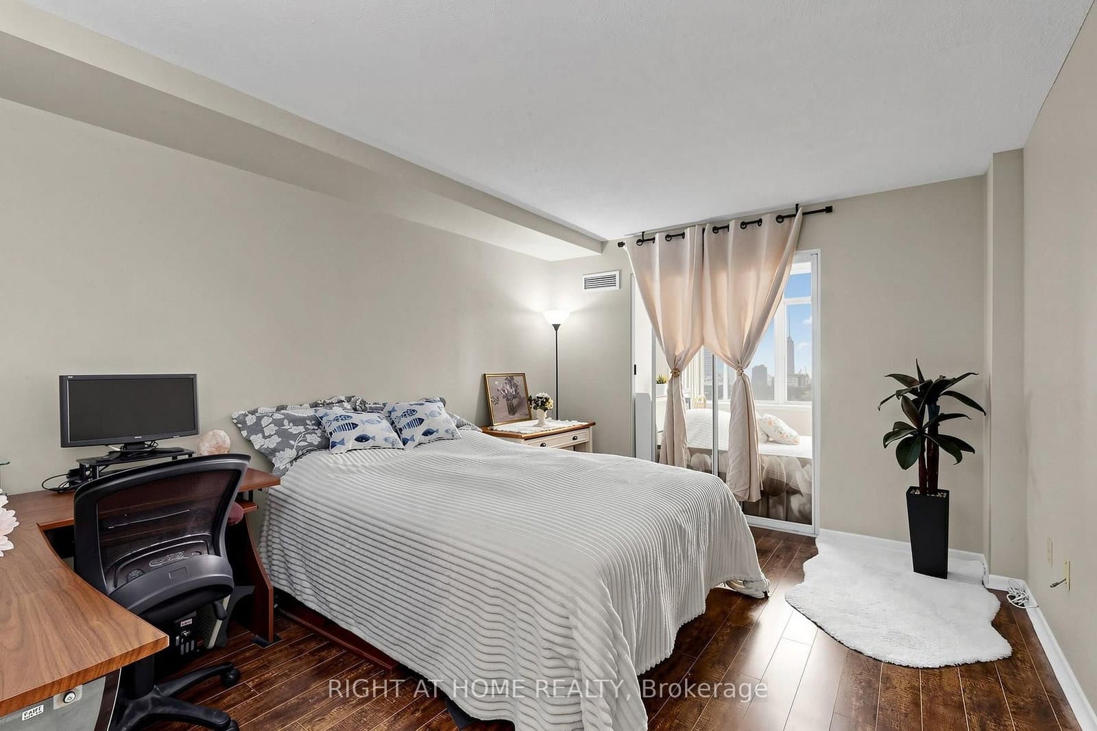 300 Webb Drive, Unit PH9 thumbnail 13