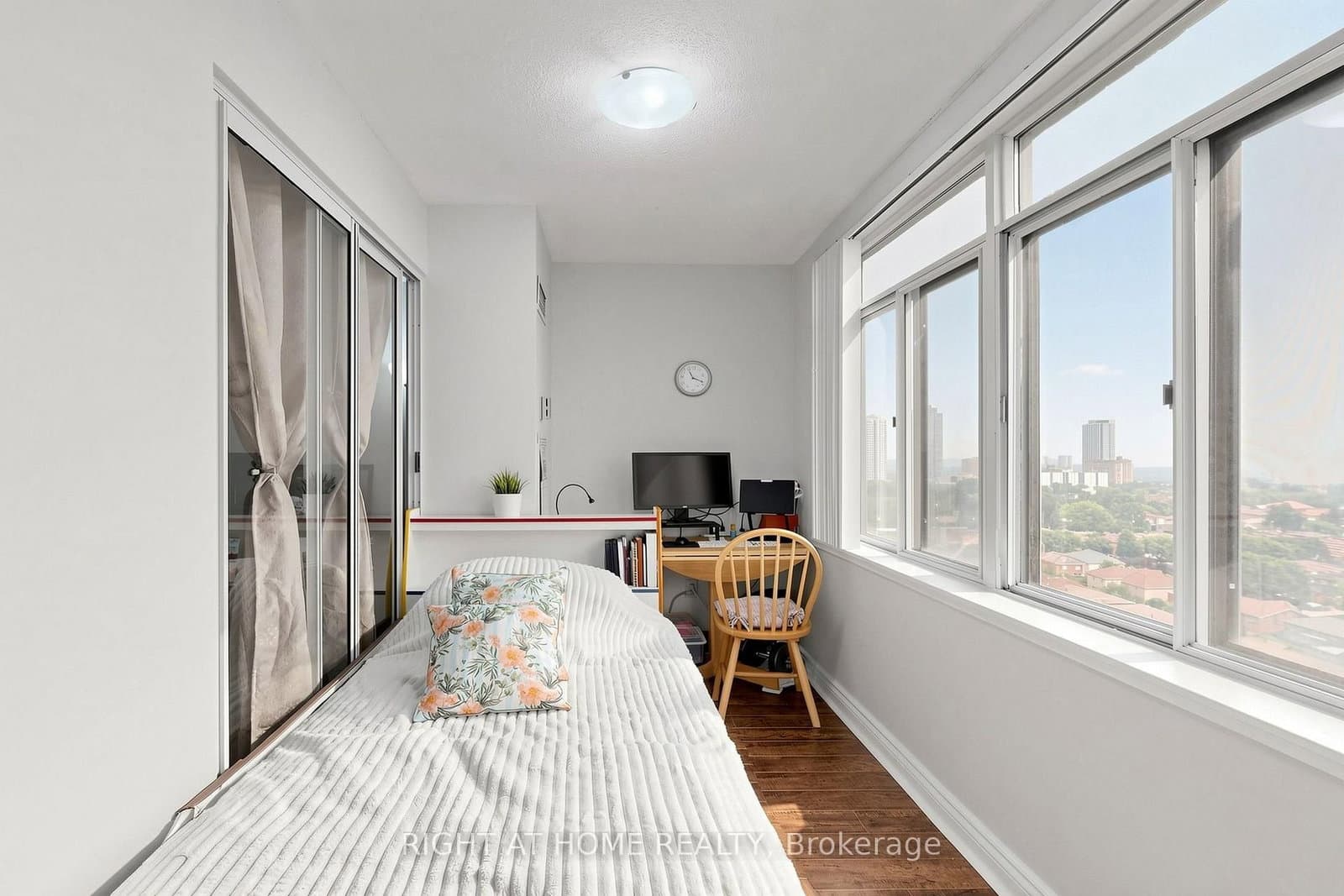 300 Webb Drive, Unit PH9 thumbnail 14