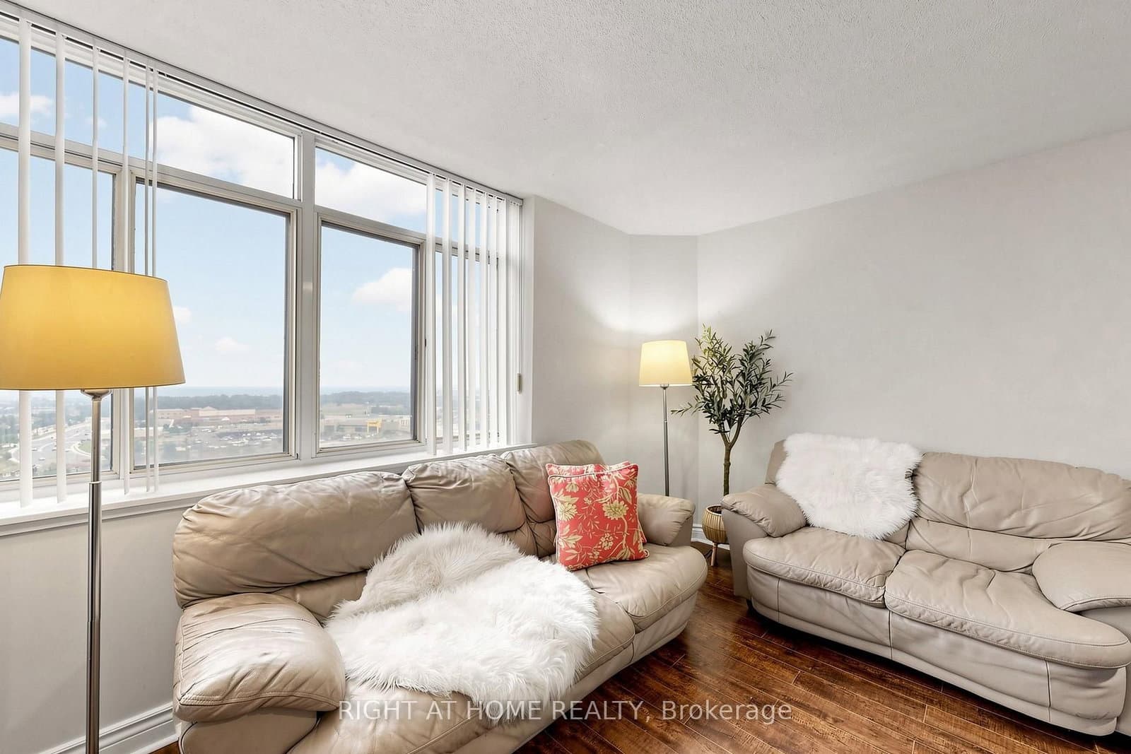300 Webb Drive, Unit PH9 thumbnail 3
