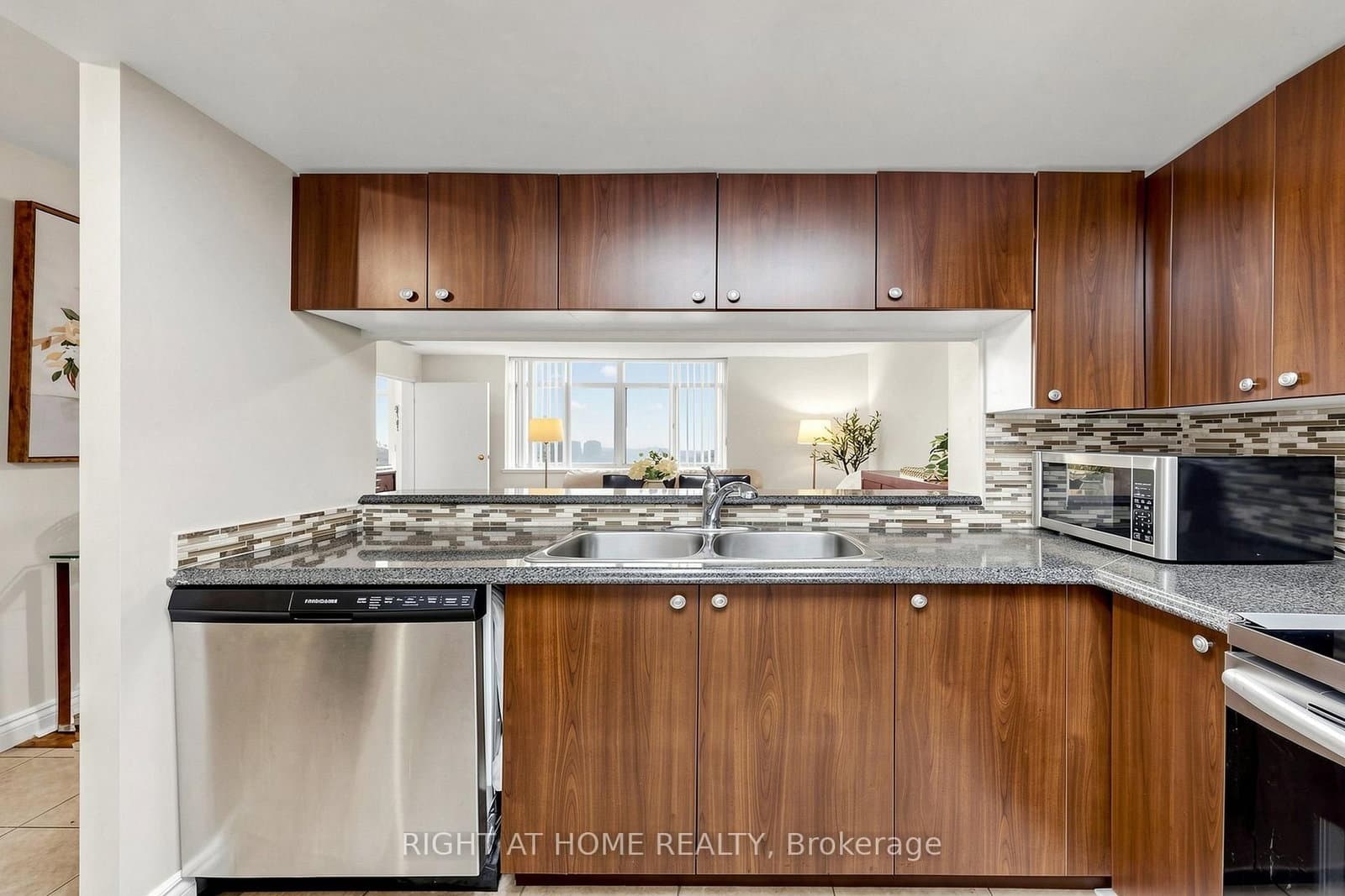 300 Webb Drive, Unit PH9 thumbnail 6