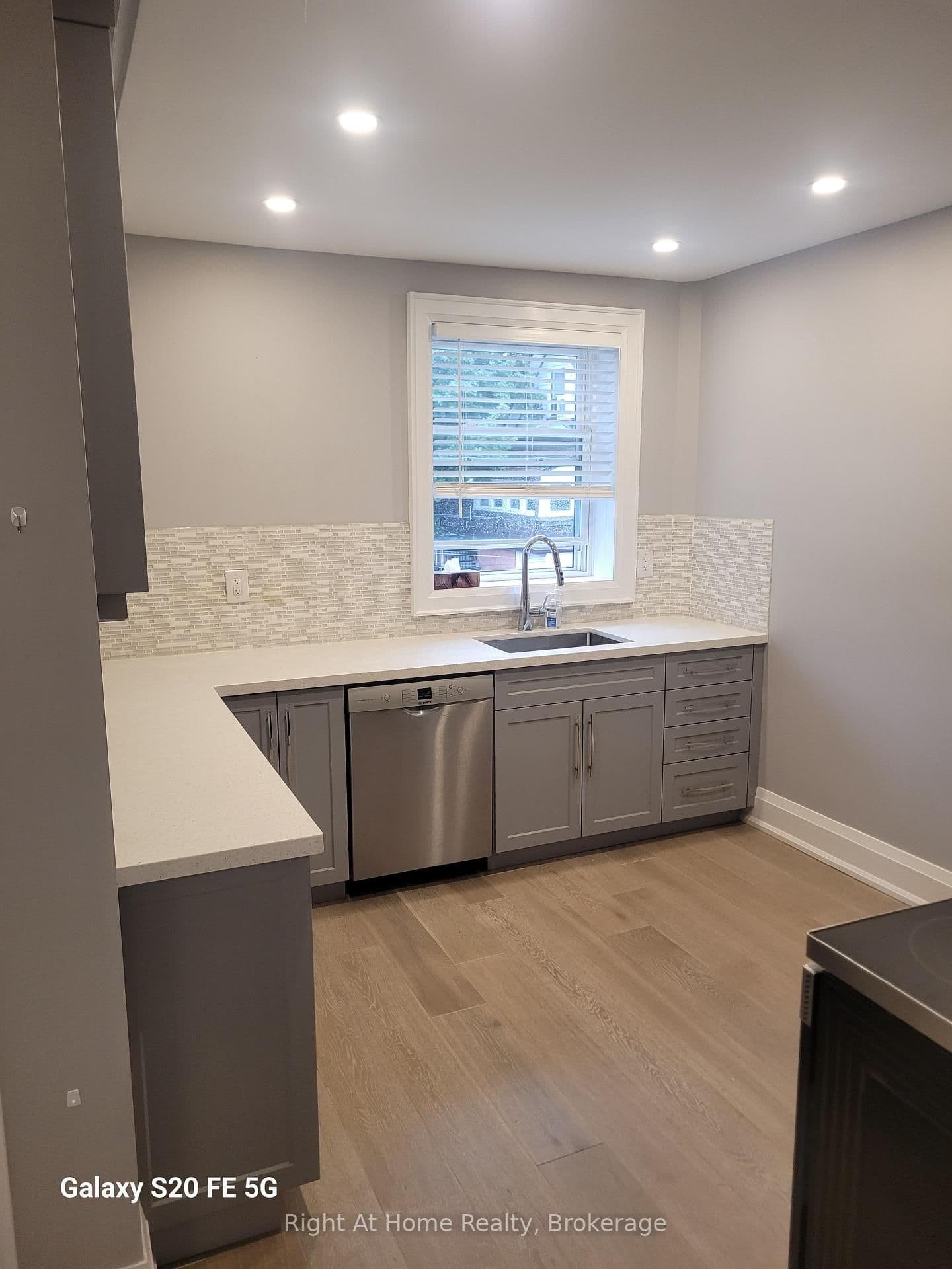 517 Runnymede Road thumbnail 2