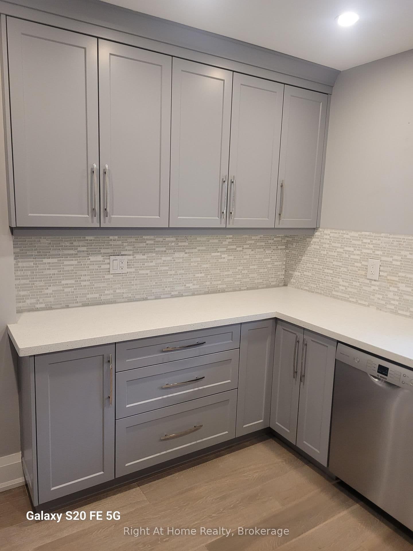 517 Runnymede Road thumbnail 3