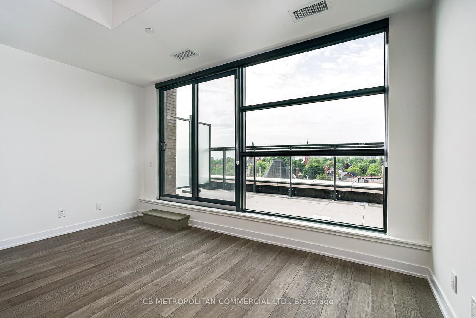 2946 Dundas Street West Street W, Unit 516 thumbnail 7