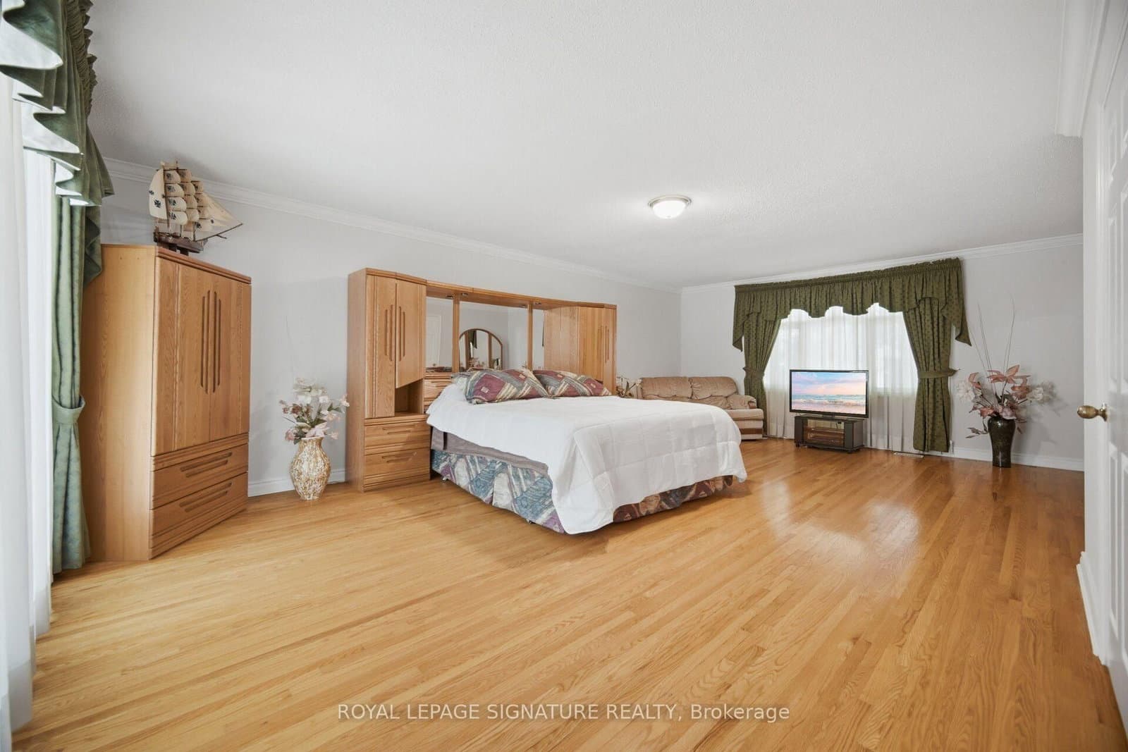 2130 Autumn Breeze Drive N thumbnail 23