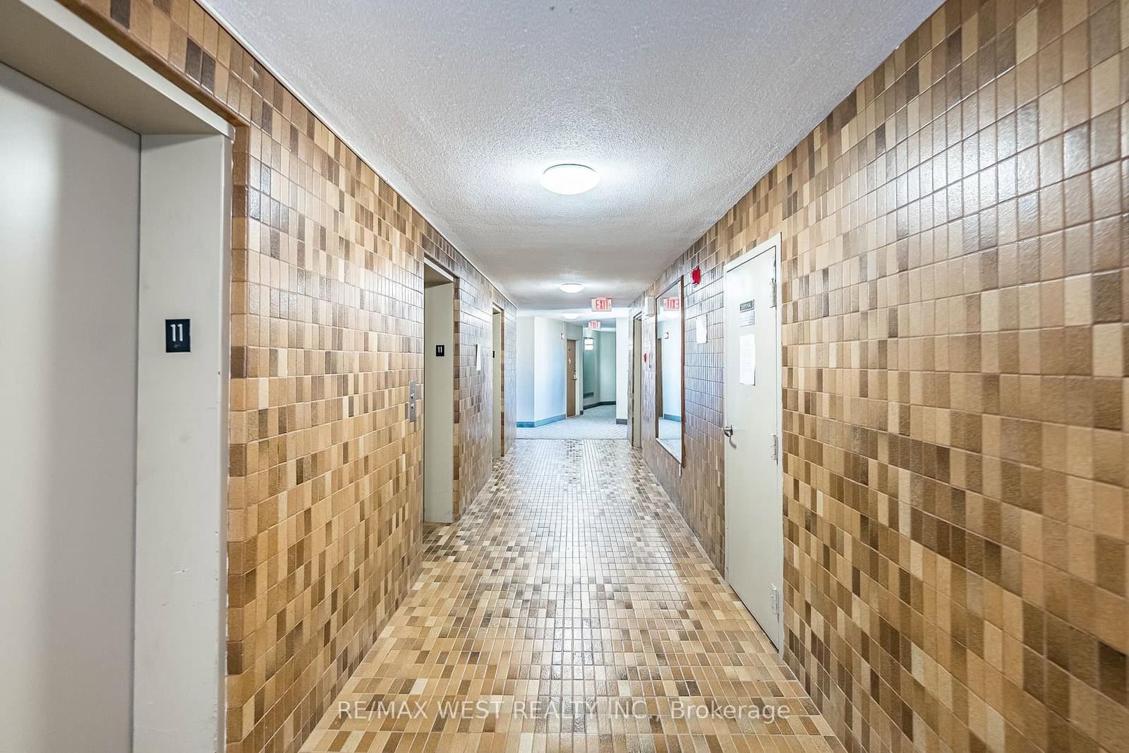 11 Wincott Drive, Unit 1104 thumbnail 5
