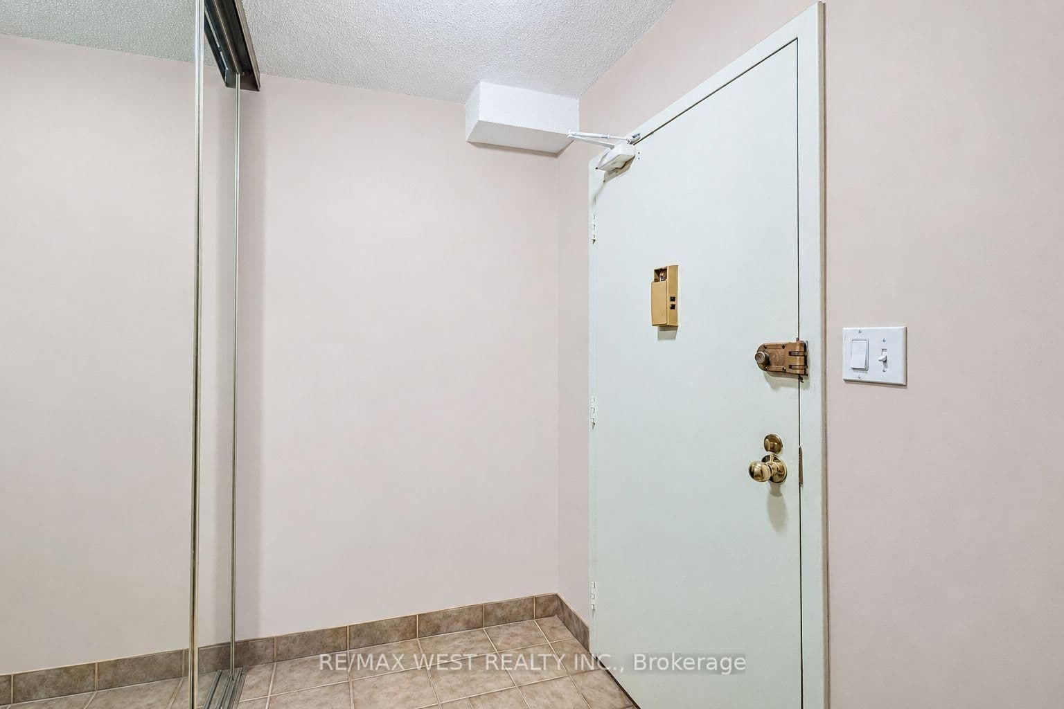11 Wincott Drive, Unit 1104 thumbnail 6