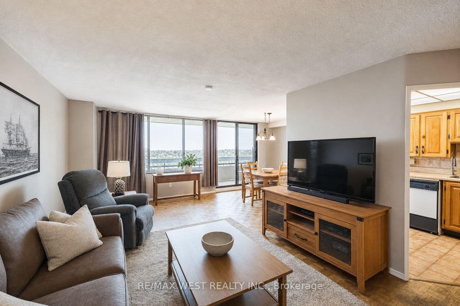 11 Wincott Drive, Unit 1104 thumbnail 7