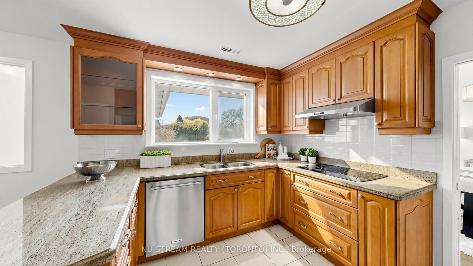 55 Sunvale Drive thumbnail 15