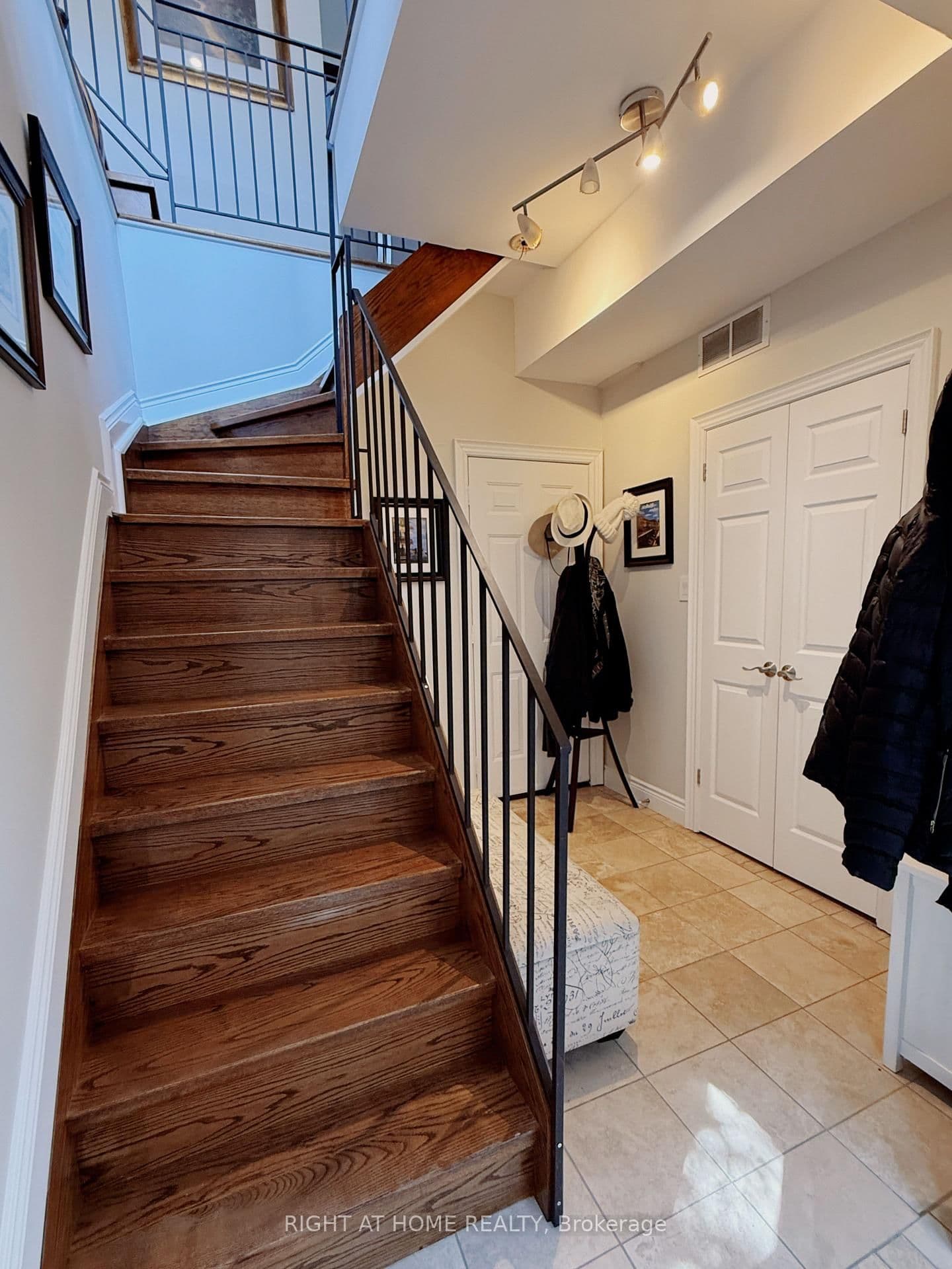 1186 Royal York Road, Unit 1 thumbnail 20