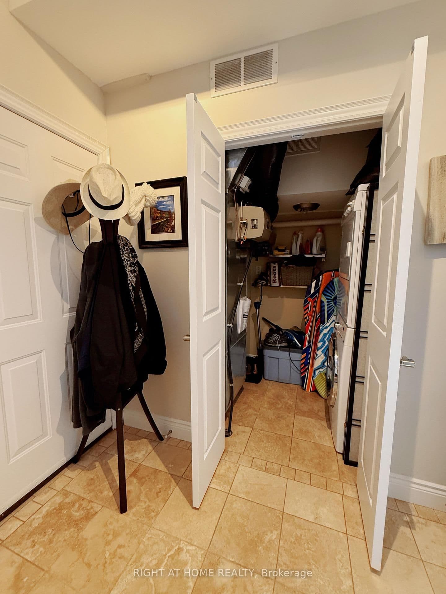 1186 Royal York Road, Unit 1 thumbnail 22