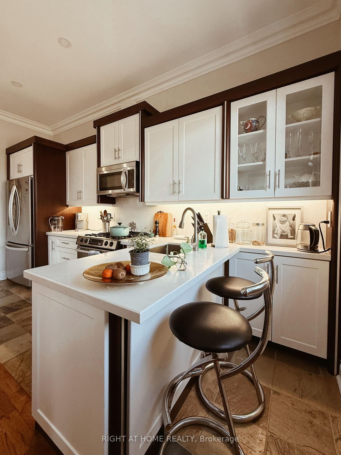1186 Royal York Road, Unit 1 thumbnail 4