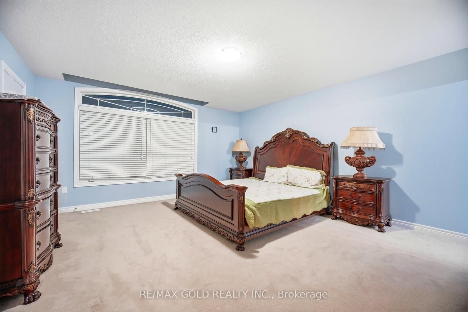 26 Drummondville Drive thumbnail 17