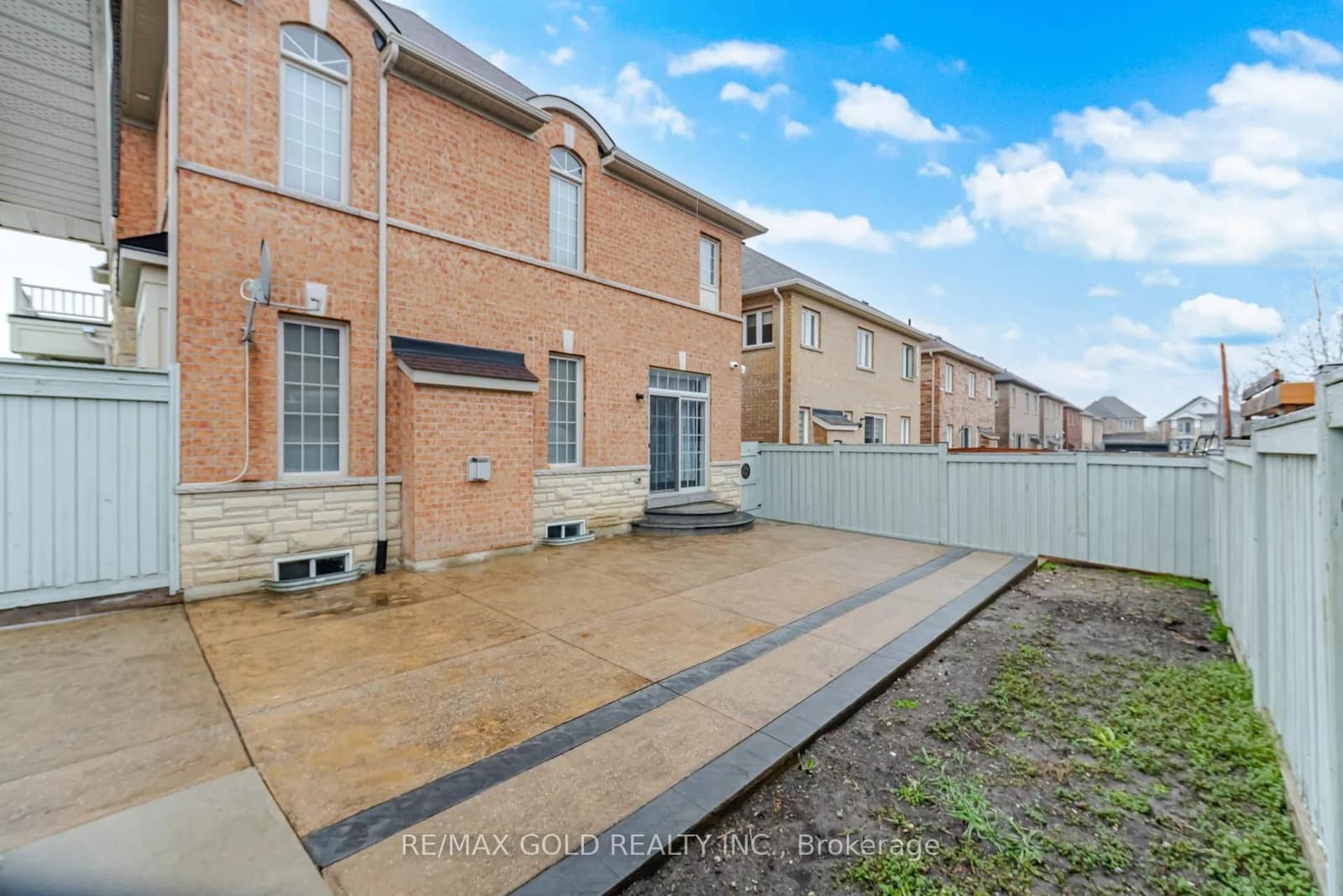 26 Drummondville Drive thumbnail 23