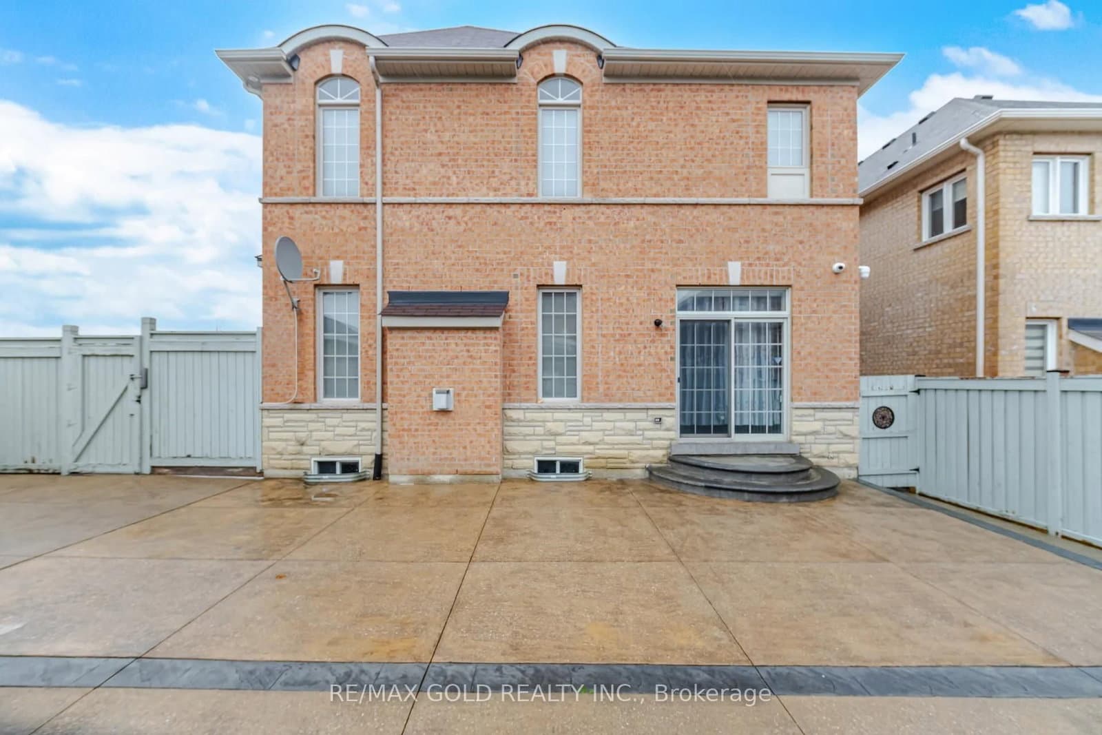 26 Drummondville Drive thumbnail 24