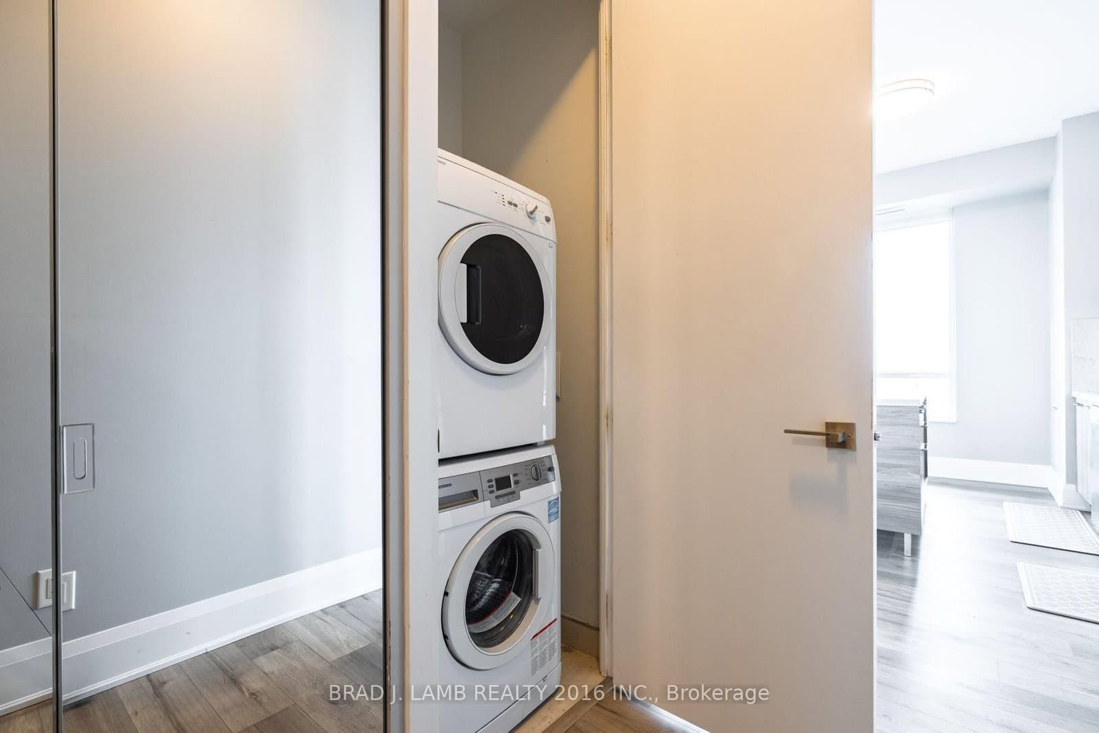 36 Park Lawn Road, Unit #4303 thumbnail 3