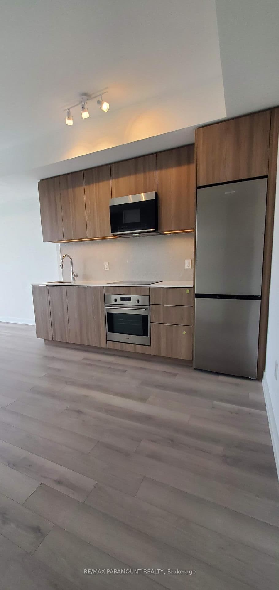 15 Skyridge Drive, Unit 414 thumbnail 18