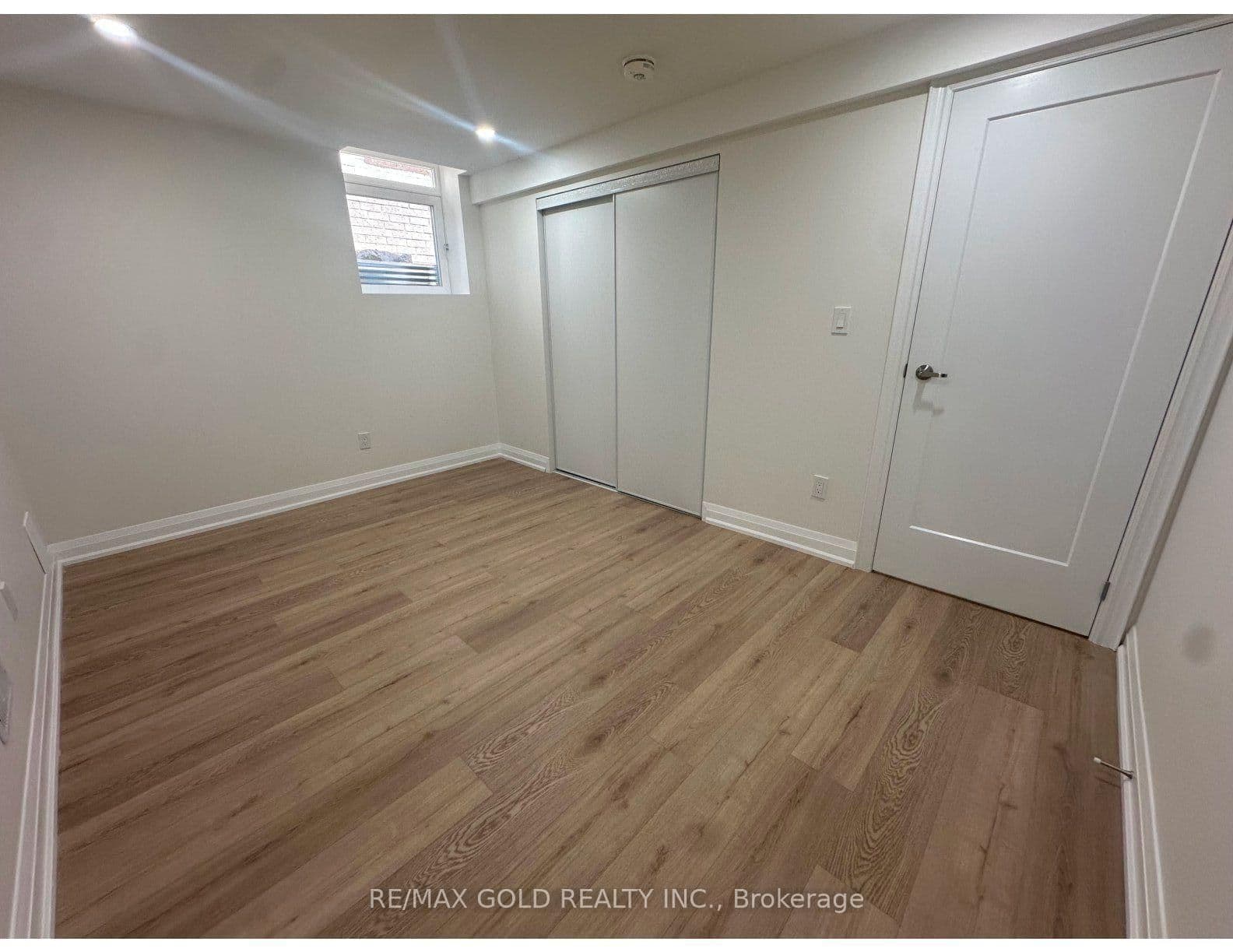 18 Hullen Crescent, Unit Lower level thumbnail 6