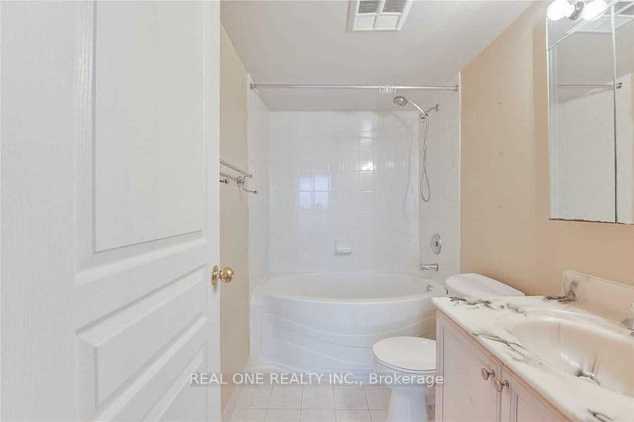 2545 Erin Centre Boulevard, Unit 1605 thumbnail 7