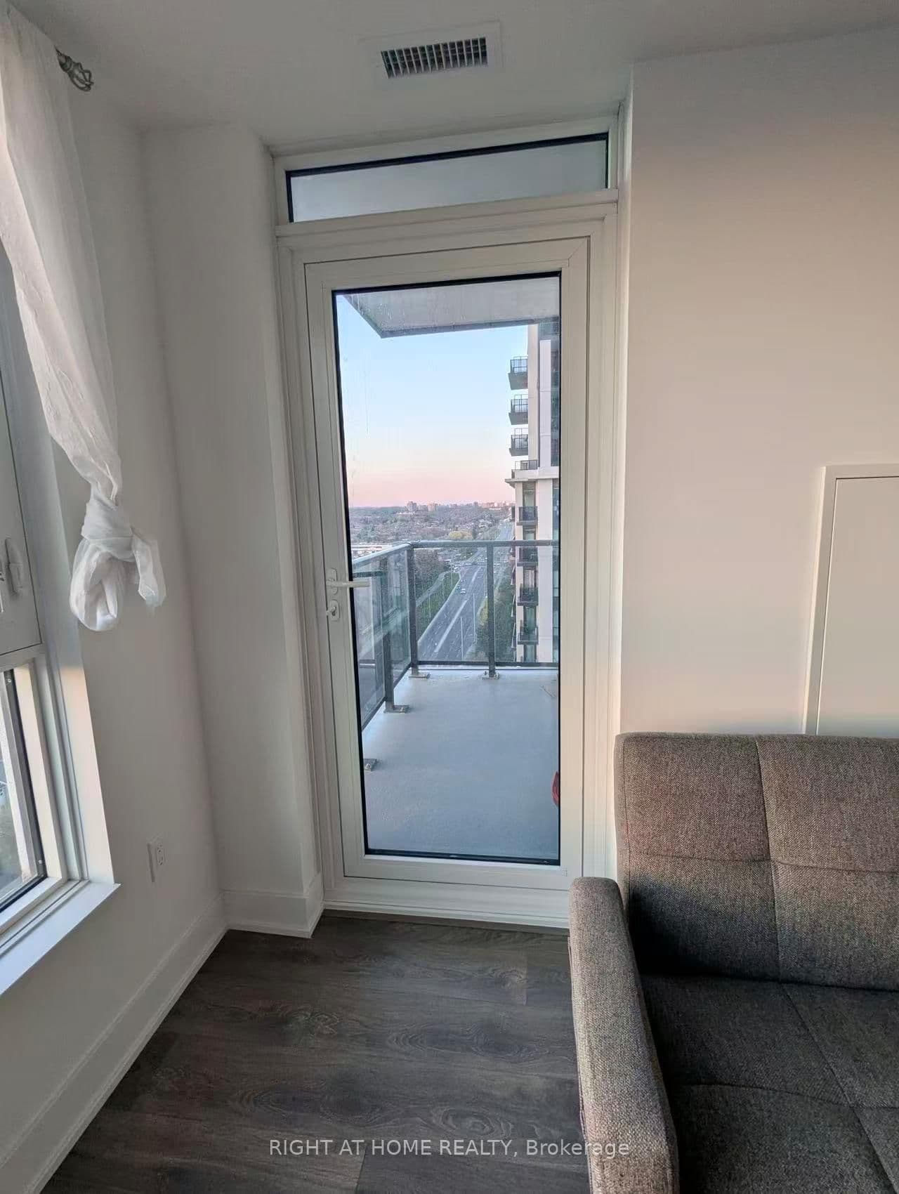 202 Burnhamthorpe Road E, Unit 1607 thumbnail 10