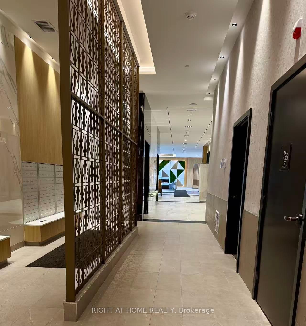 202 Burnhamthorpe Road E, Unit 1607 thumbnail 12